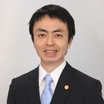 スーツを着た男性

AI 生成コンテンツは誤りを含む可能性があります。